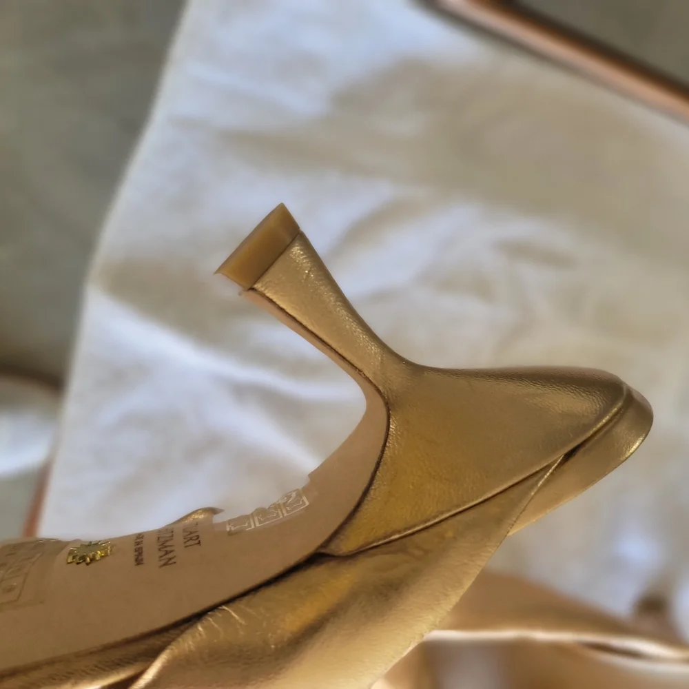 Stuart Weitzman knot metallic sandals - Picture 4 of 10